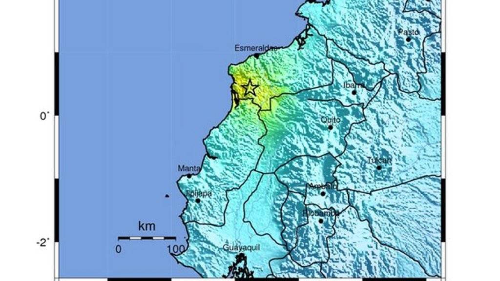 Der Stern auf dieser Karte der US-Erdbebenwarte zeigt den am Meer gelegenen Ort des ersten Erdbebens vom Mittwoch in Ecuador.