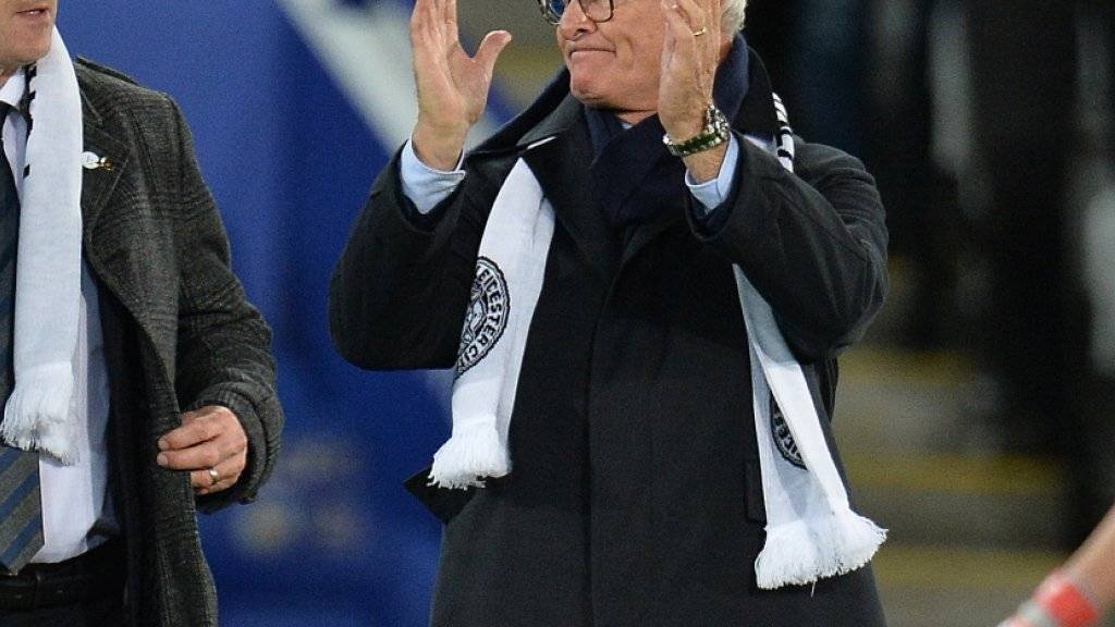 Claudio Ranieri (rechts) besuchte vor vier Tagen mit Leicester-Schal noch ein Premier-League-Spiel seines Ex-Klubs gegen Burnley. Nun ist er neuer Trainer von Fulham