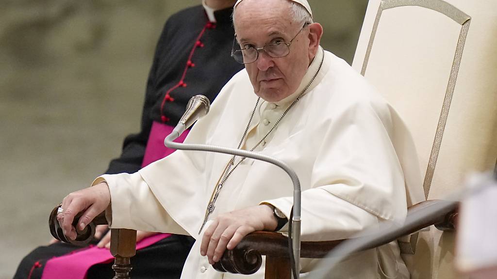 Papst Franziskus kommt doch nicht zum Klimagipfel im schottischen Glasgow. Foto: Alessandra Tarantino/AP/dpa