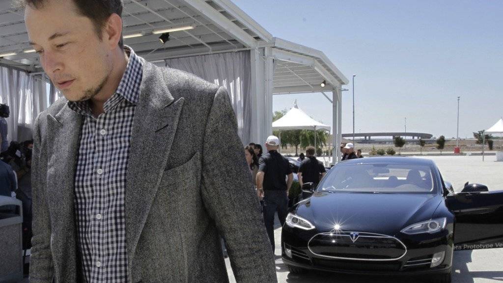 Rückschlag für Tesla-Chef Elon Musk: Erstmals ist es bei einem selbstfahrenden Auto zu einem tödlichen Unfall gekommen.