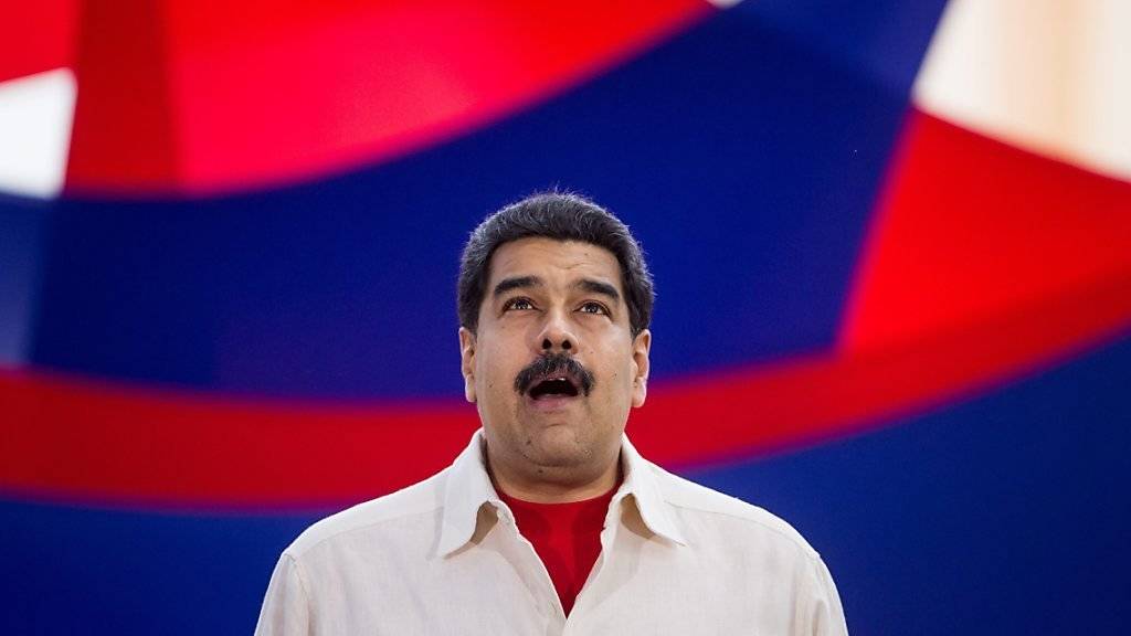 Venezuelas Präsident Nicolas Maduro verschafft sich eine Atempause: Die Stromrationierungen werden aufgehoben, weil die Dürre langsam abklingt.
