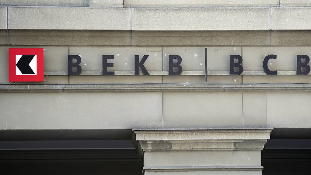 Die Berner Kantonalbank hat ihren Gewinn im ersten Semester deutlich gesteigert. (Archivbild)