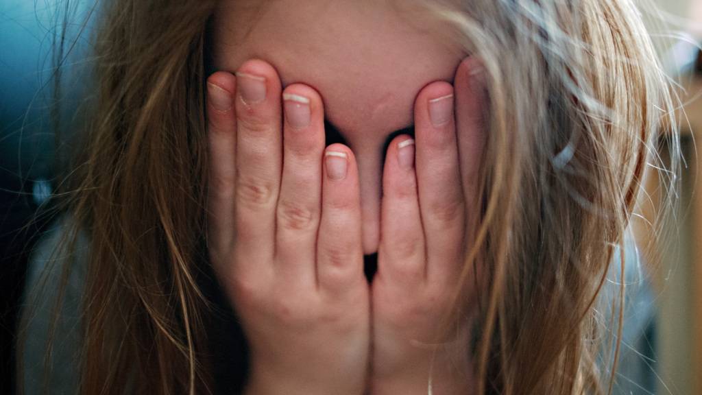 Fast jedes zweite Kind in der Schweiz erlebt körperliche oder psychische Gewalt in der Erziehung. (Symbolbild)