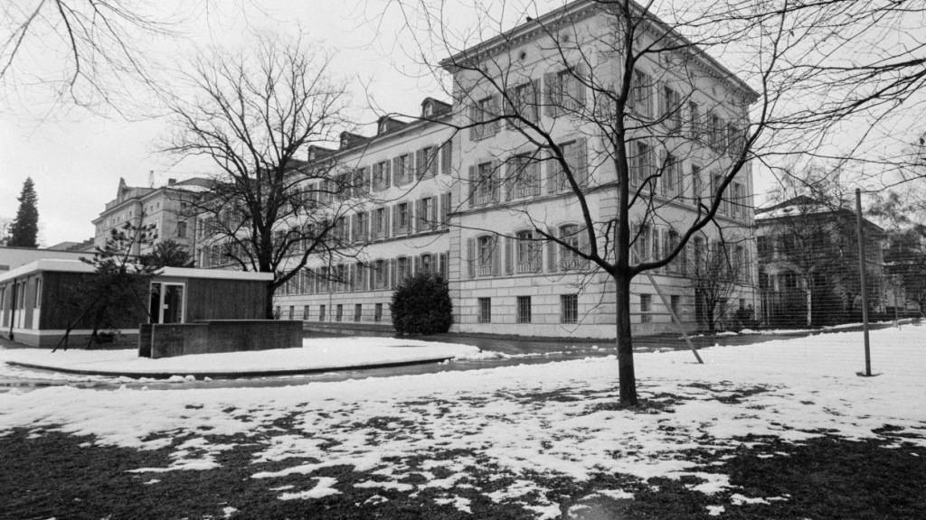 Die Psychiatrische Universitätsklinik Zürich, auch Burghölzli genannt, soll erweitert werden. Im Bild eine Aufnahme von 1980. (Archivbild)