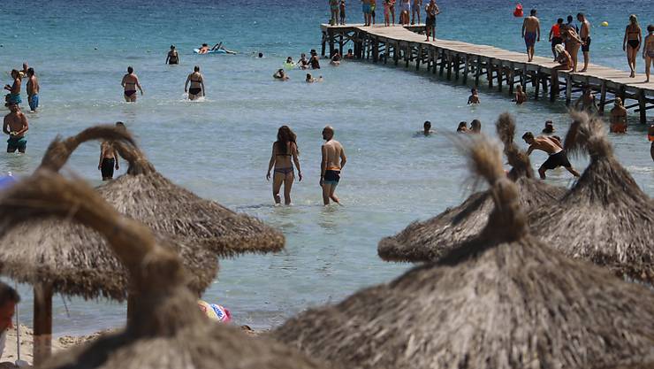 Spanien Urlaub Sommer Sonne Strand Und Schutzmaske Vermischtes Panorama rgauer Zeitung