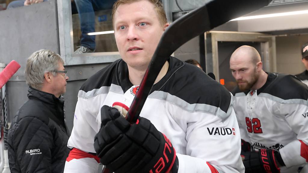 Ronalds Kenins, hier noch im Trikot seines Ex-Klubs Lausanne, soll über den Jahreswechsel in Finnland Spielpraxis sammeln, um dem SC Bern im Januar zu helfen