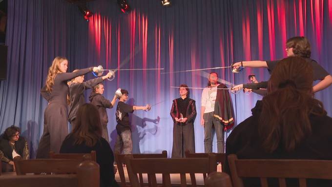 Amriswiler Theatergruppe übt echte Fechtkämpfe