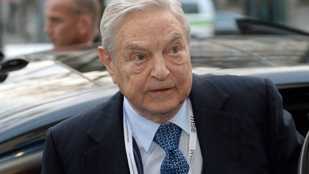 US-Investor Geroge Soros bei einer Sicherheitskonferenz in München im Februar. Die russische Justiz hat zwei seiner Stiftungen verboten.(Archiv)