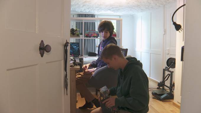 Drohnen sind ihre Leidenschaft – zwei Teenager aus Trogen bauen die Fluggeräte selbst