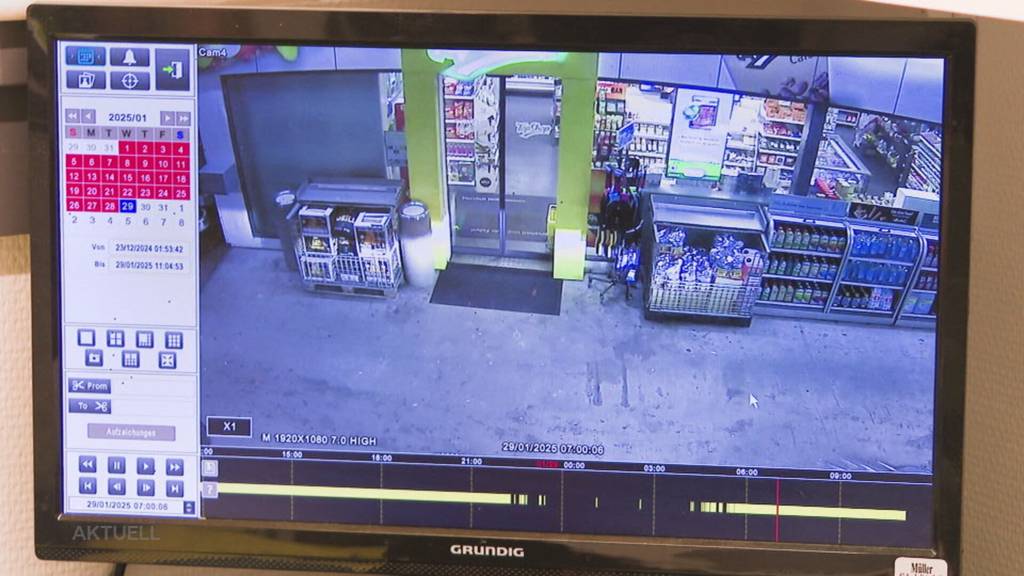 Actionszenen: Tankstellenleiter überwältigt in Möhlin Dieb