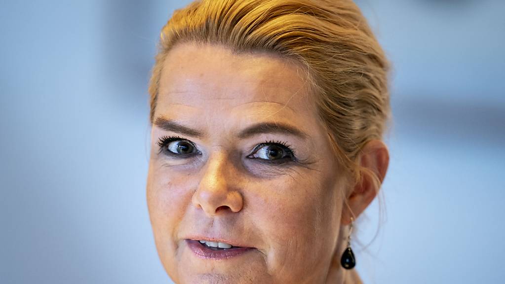 Støjberg war unter dem damaligen Regierungschef Lars Løkke Rasmussen von 2015 bis 2019 Ausländer- und Integrationsministerin.
