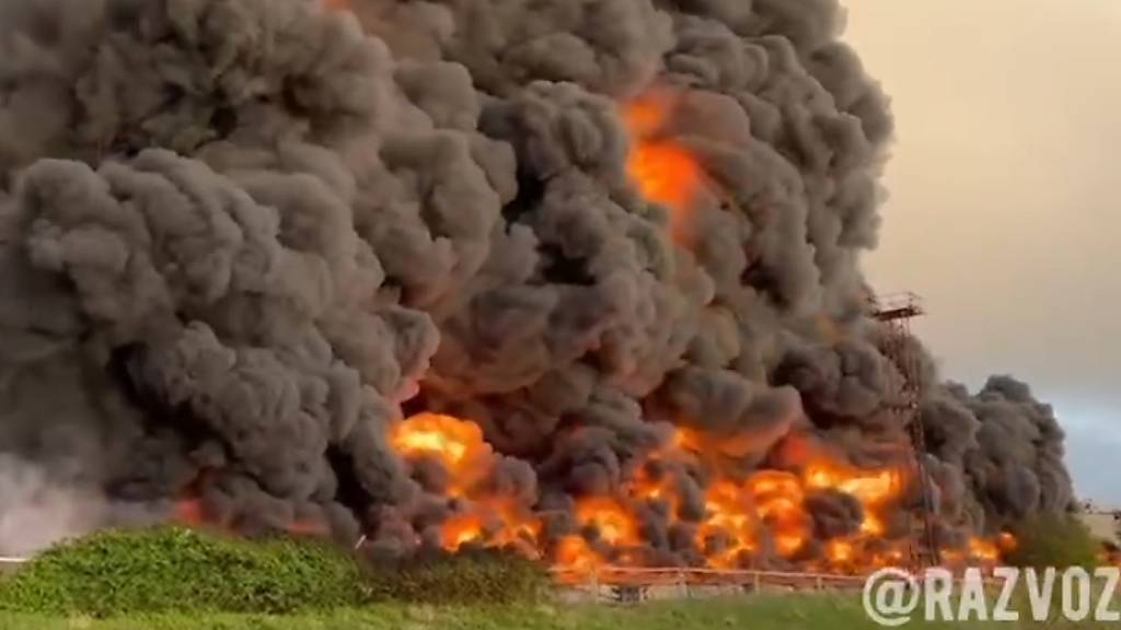 Treibstofftank auf Krim in Brand – dahinter steckt wohl ein Drohnenangriff