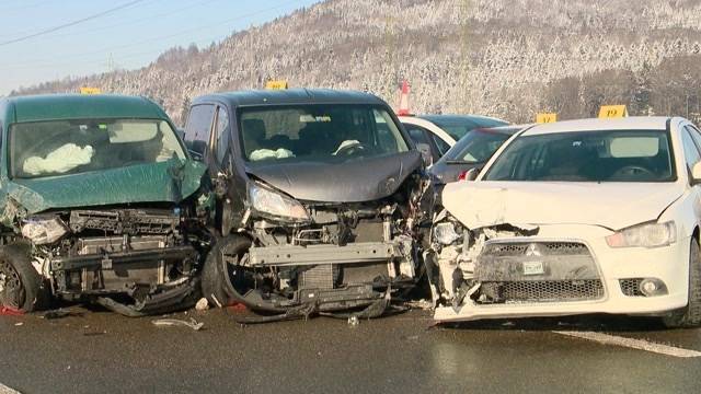 17 Verletzte bei Nebel-Massencrash