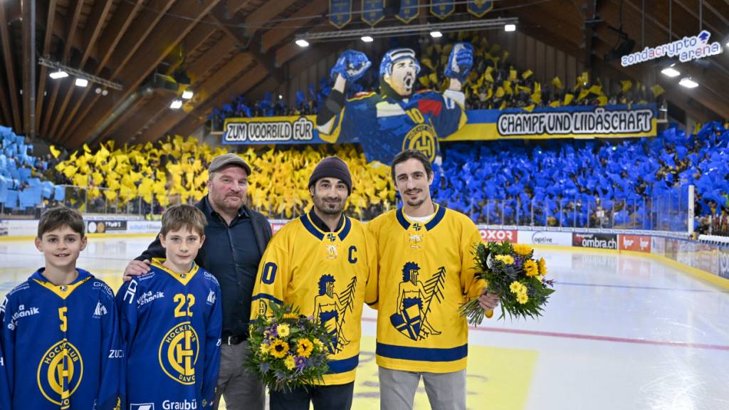 Das HCD-Heimspiel am Samstag stand ganz im Zeichen zweier zurückgetretener Klub-Ikonen. Vor der Partie wurden Andres Ambühl und Marc Wieser offiziell verabschiedet