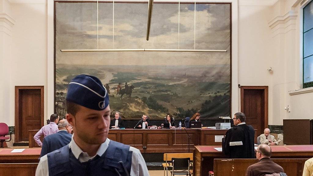 Szene im Gerichtssaal während der Gerichtsverhandlungen zur Islamistenzelle in Verviers. Vier der Angeklagten sind zu mehrjährigen Haftstrafen verurteilt worden (Archiv)