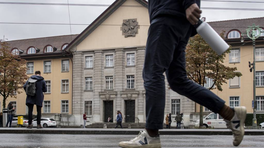Ein Rumäne gestand am Freitag vor dem Bezirksgericht Zürich, eine Bekannte getötet zu haben. (Symbolbild)