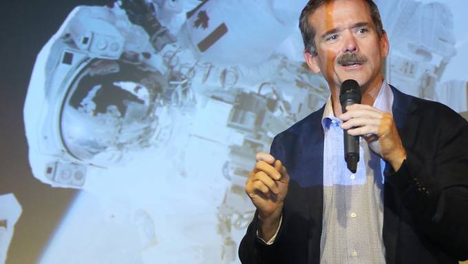 Kanadischer Ex-Astronaut Hadfield veröffentlicht Weltall-Thriller