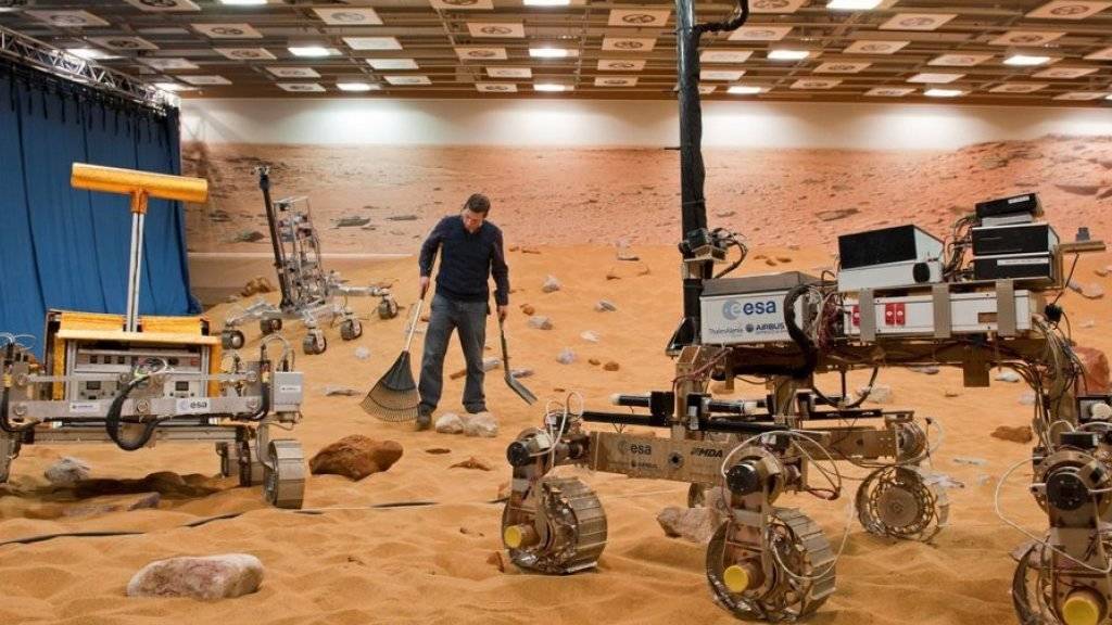 Der Rover «Bridget» kurvte am Freitag über zwei Stunden durch eine künstlich errichtete Mars-Landschaft.
