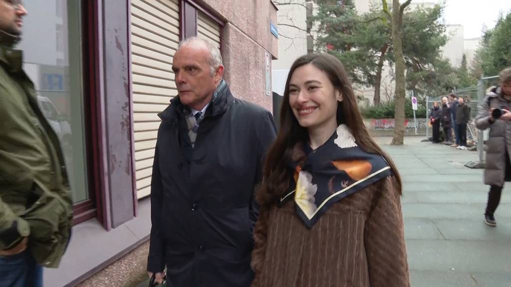 Schüsse auf Jesus-Bild: Gemeinderätin Sanija Ameti steht vor Gericht