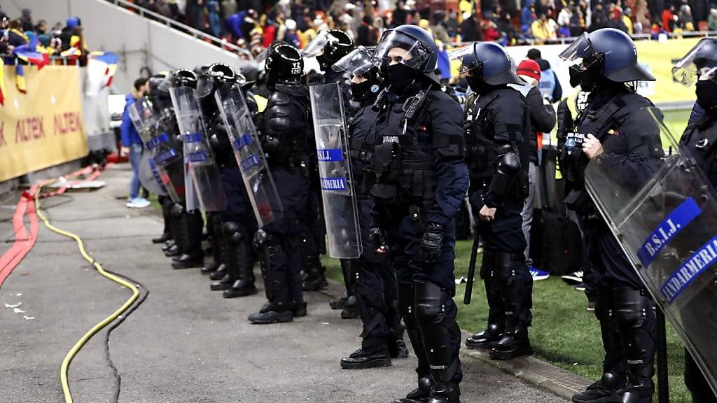 Die Sicherheitskräfte standen im Stadion von Bukarest bereit