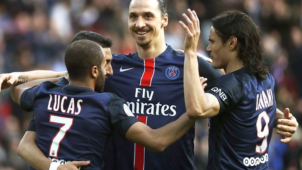 Die Pariser feiern ihren Matchwinner Zlatan Ibrahimovic