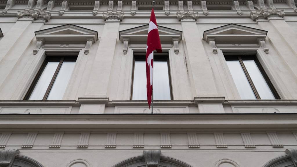 Auf der Anklagebank des Bundesstrafgerichts sitzen nach einer Teileinstellung nur noch die Bank Lombard Odier und einer ihrer früheren Vermögensverwalter. (Archivbild)