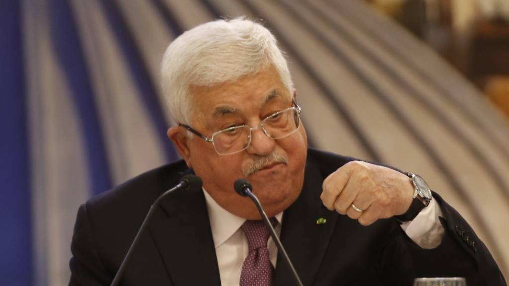 Der US-Nahost-Friedensplan hätte nach Ansicht von Palästinenserpräsident Abbas - hier bei einer Rede in Ramallah - aus seinem Land einen «Schweizer Käse» gemacht. (Archiv)