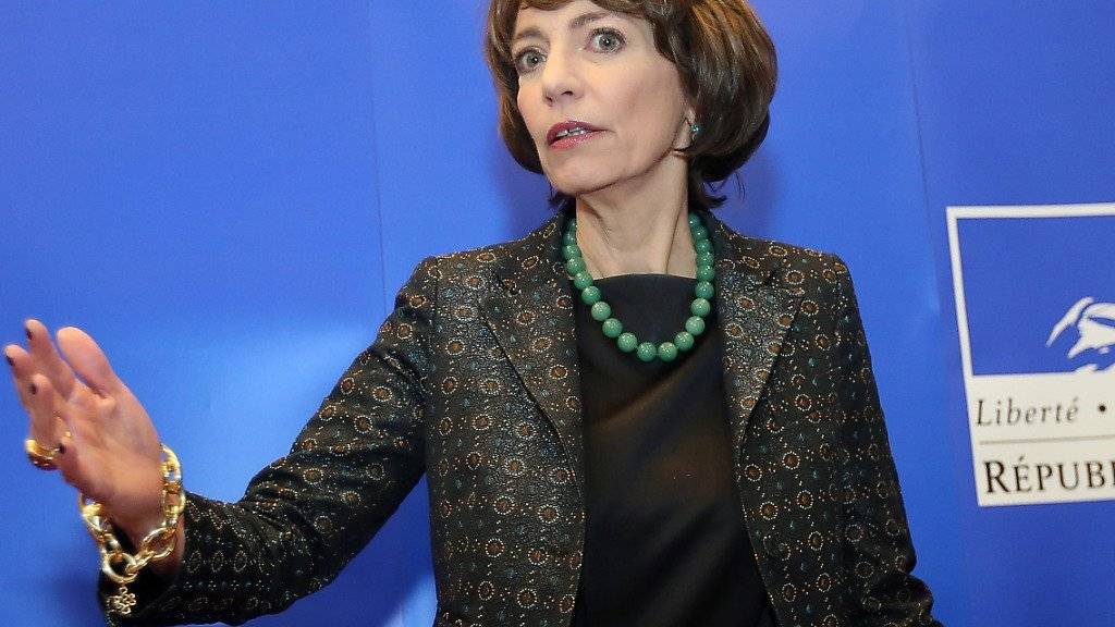 Frankreichs Gesundheitsministerin Marisol Touraine will klinische Tests nicht stoppen. (Archiv)