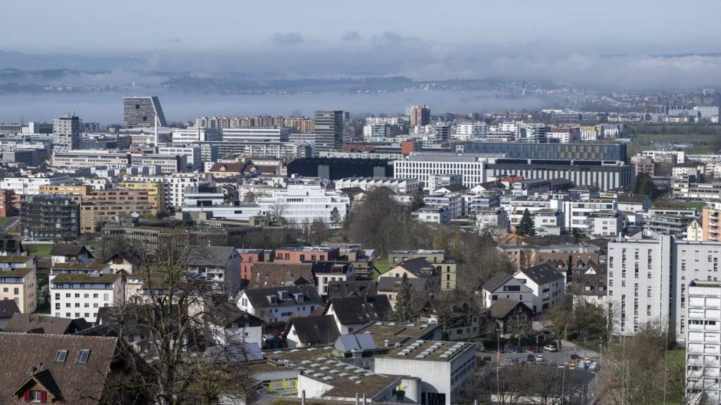Die Stadt Zug setzt auf ein Tool, das Investitionen für energetische Sanierungen aufzeigt. (Symbolbild)