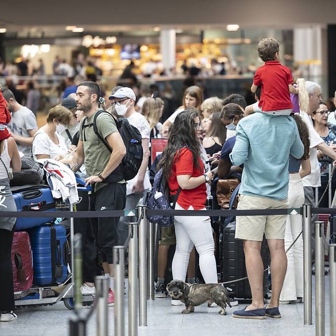 Flughafen Zürich rechnet mit grösstem Ansturm seit Corona