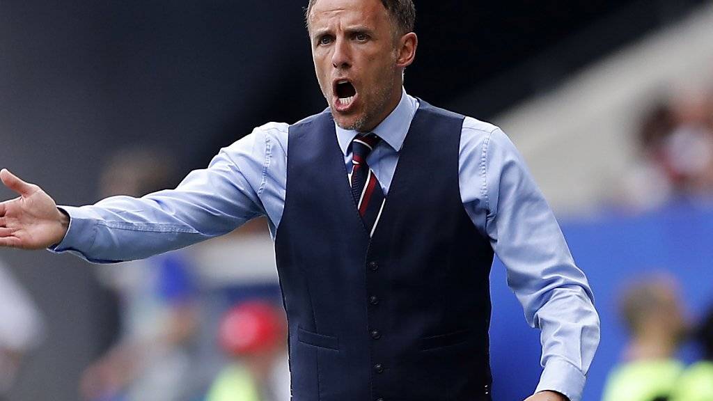 Englands Coach Phil Neville musste bis zum Schluss zittern, bis der 2:1-Sieg gegen Schottland unter Dach und Fach war