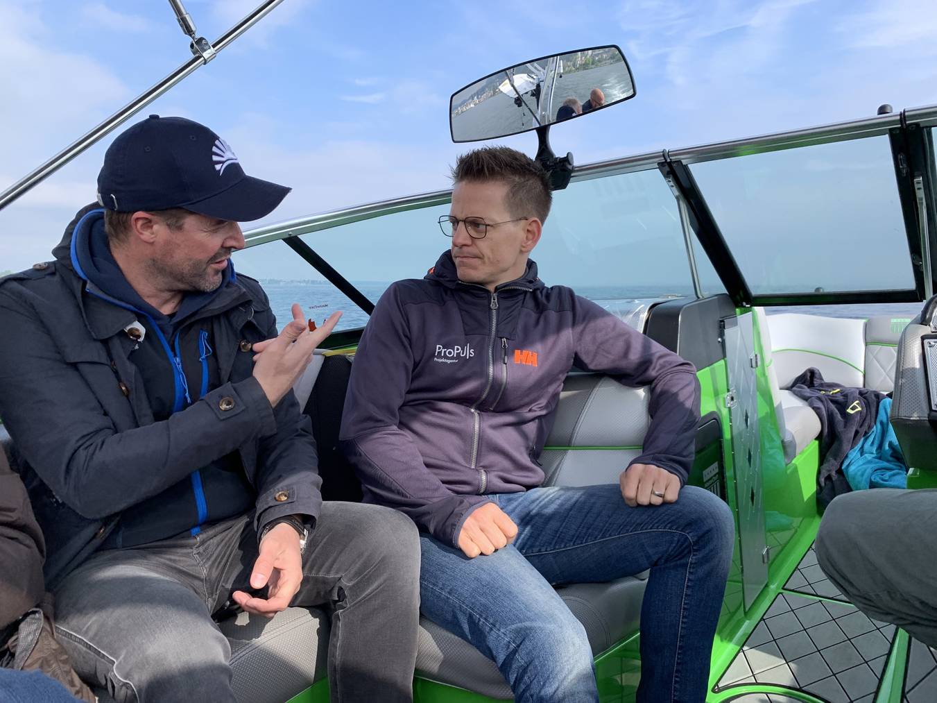 Noch müssen sie auf dem Bodensee frieren: Dario Aemisegger und Daniel Schmidli. (Bild: FM1Today/Laurien Gschwend)