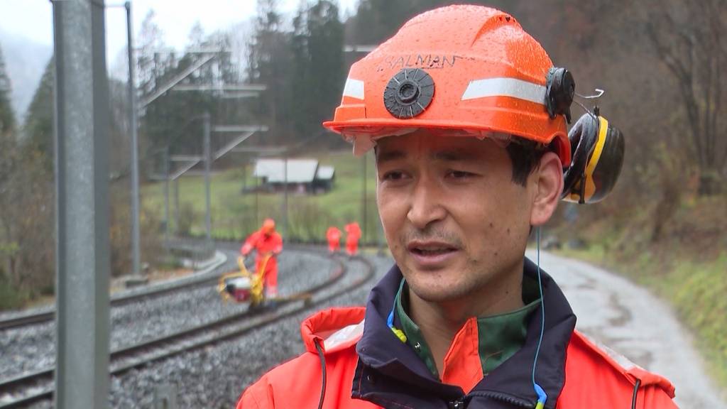 Flüchtling macht Ausbildung zum Gleisbauer