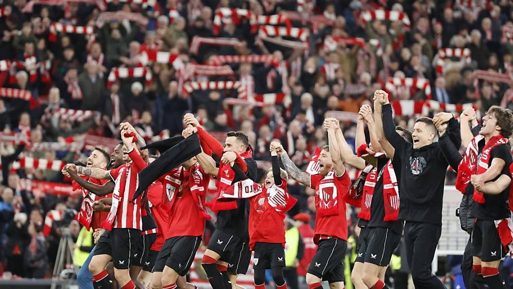 Die Spieler von Athletic Bilbao feiern den Einzug in den Cupfinal