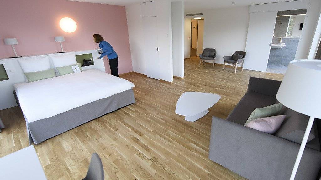 In den grosszügigen Zimmern sollen Patienten zum Abschluss des Spitalaufenthalts auch zusammen mit Angehörigen übernachten können.