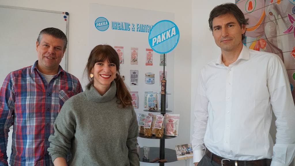 Sharon Zucker mit Tom von Euw und Ueli Baruffol