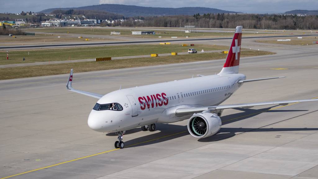 Als Nächstes plant die Lufthansa-Tochter, drei weitere Flugzeuge der Airbus-A320-Familie mit der neuen Internetverbindung auszustatten. (Archivbild)