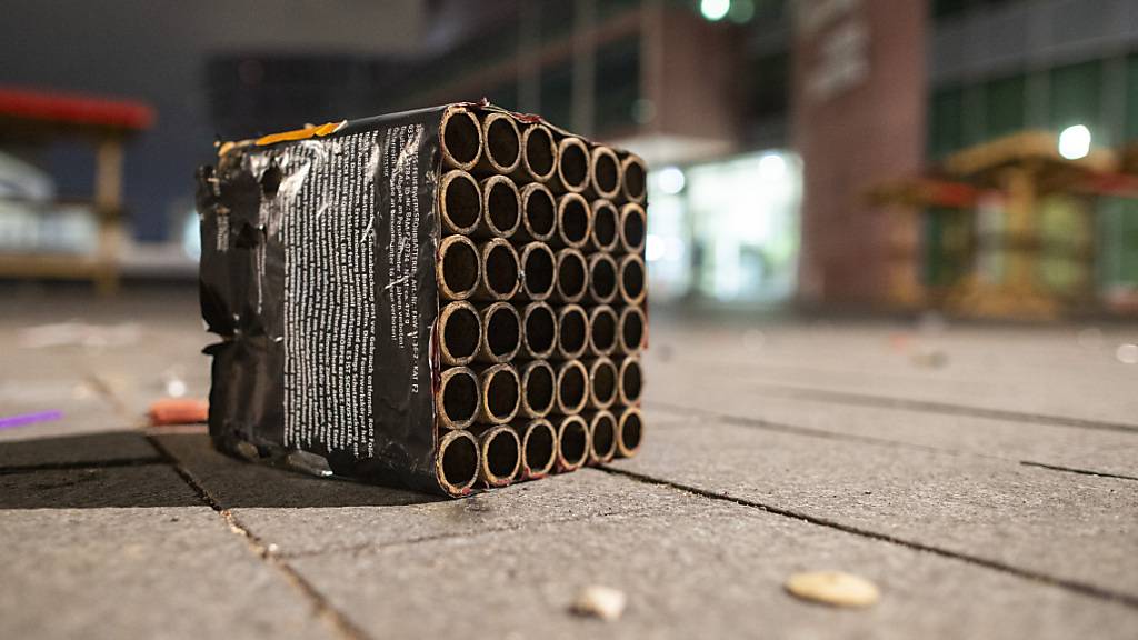 Ausgebrannte Böller an Neujahr 2023 in Duisburg D. (Archivbild)