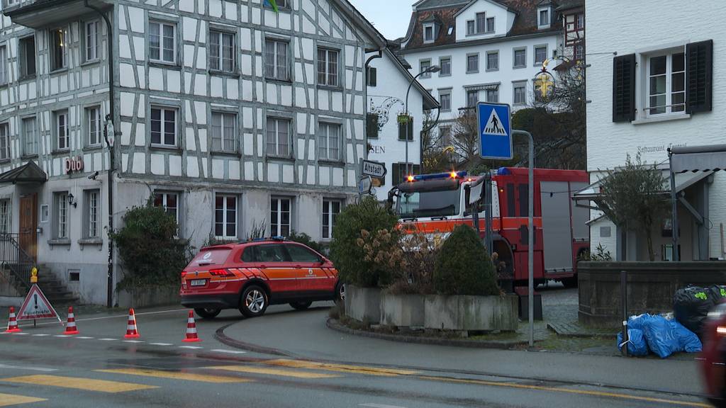 Brand in Wil: Feuerwehr findet bewusstlose Person vor