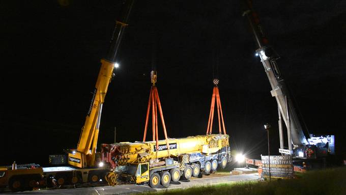 Jetzt steht der Pneukran wieder