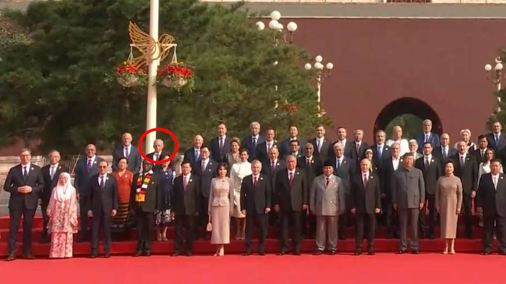Ueli Maurer posiert auf Gruppenfoto mit Xi Jinping, Wladimir Putin und Kim Jong-un
