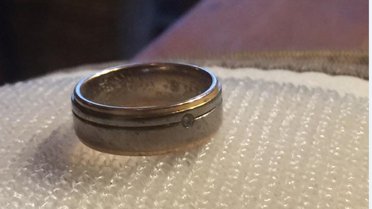 Der Ring, den Anatol Stäheli am Weinfelder Adventsmarkt gefunden hat