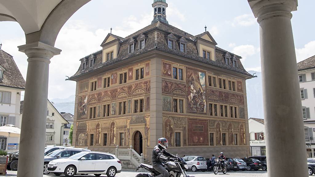 Im Kanton Schwyz wird über ein Steuer-Rückerstattungsverfahren debattiert. (Archivbild)
