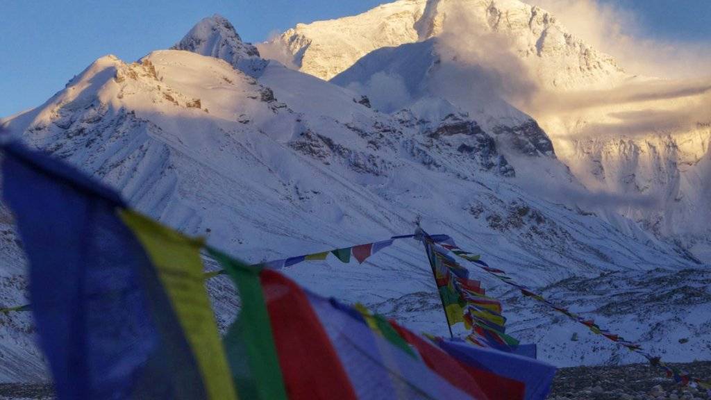 Ist der Mount Everest nach dem Erdbeben von 2015 noch der höchste Berg der Welt? Zweifel daran, möchte Indien nun mit einer Neumessung zerstreuen. (Archiv)