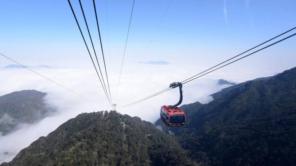 Mehr als 1400 Höhenmeter überwindet die neue Seilbahn auf dem Weg zur Spitze des Bergs Fansipan.