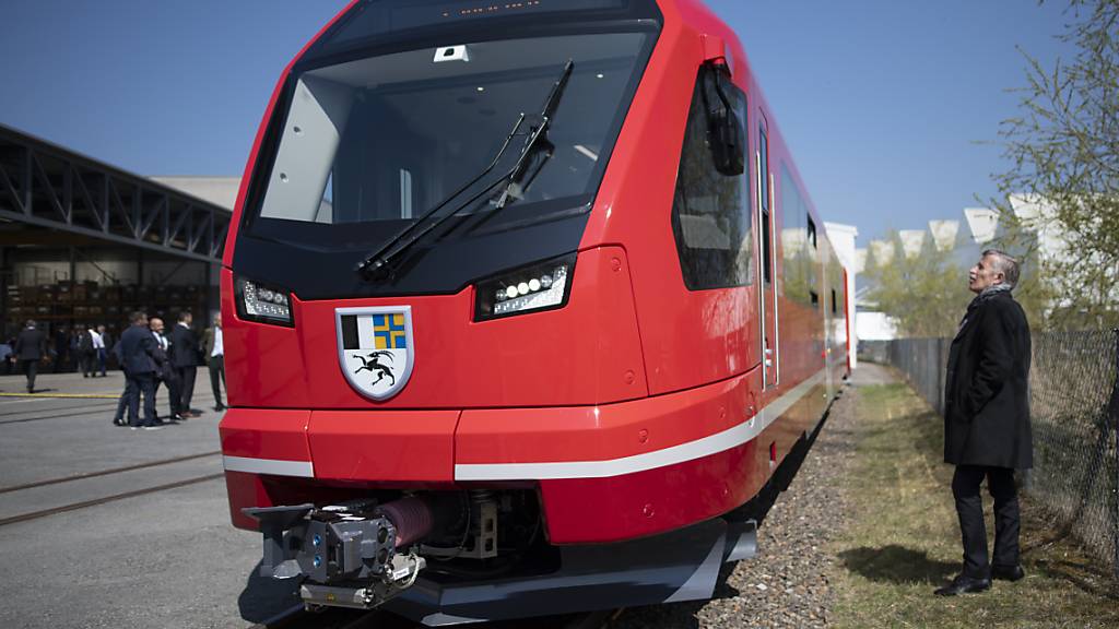 Der Ostschweizer Zughersteller Stadler Rail kann Folgeaufträge von Schweizer Bahnbetreibern verzeichnen. (Archivbild)