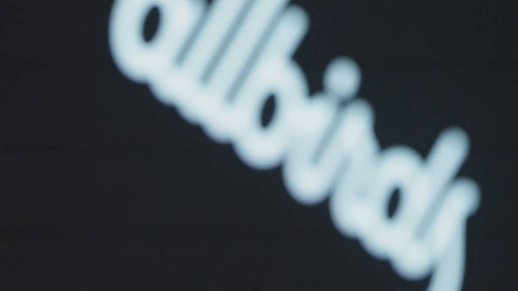 Die Schuhfirma Allbirds stand vor dem Aus - und beschloss plötzlich, ins Geschäft mit KI-Infrastruktur zu wechseln. Die Aktie schoss erst hoch, aber das Kursfeuerwerk währte nicht lange.
(Archivbild)