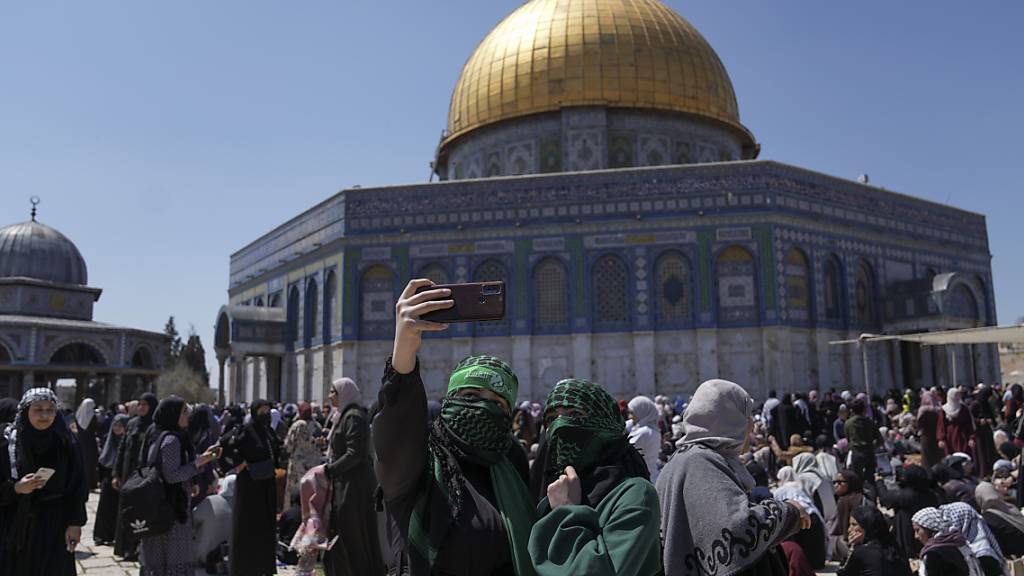 ARCHIV - Das Gelände der Al-Aksa-Moschee. Foto: Mahmoud Illean/AP/dpa