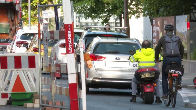 Baustelle Spitalstrasse: Betrunkener E-Bikefahrer bei Selbstunfall schwer verletzt