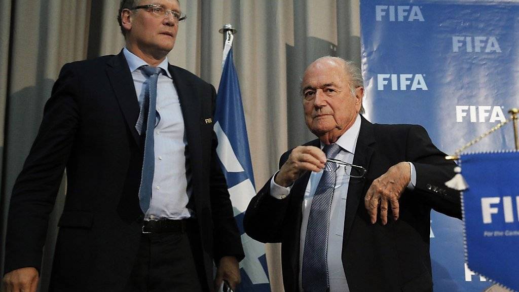Der damalige FIFA-Präsident Sepp Blatter und sein damaliger Generalsekretär Jérôme Valcke im Dezember 2014 in Marokko